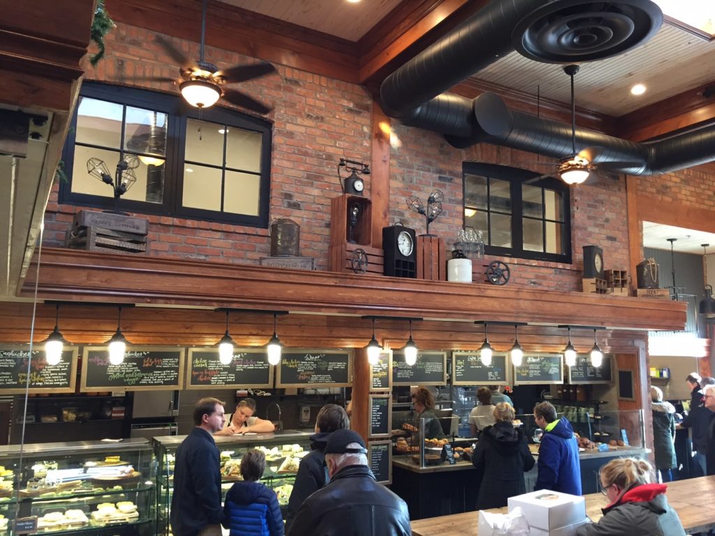 Explore the Market Mariposa Market